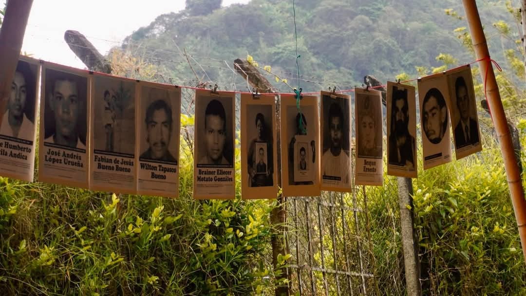 Este acto de entrega, que tuvo lugar en el municipio de #Riosucio, contó con la participación de funcionarios de <a href="/EQUITASColombia/">EQUITAS</a>, <a href="/MedLegalColombi/">Medicina Legal (Col)</a>, <a href="/FiscaliaCol/">Fiscalía Colombia</a>, el Movimiento Nacional de Víctimas de Crímenes de Estado (Movice) y la Alcaldía Municipal.