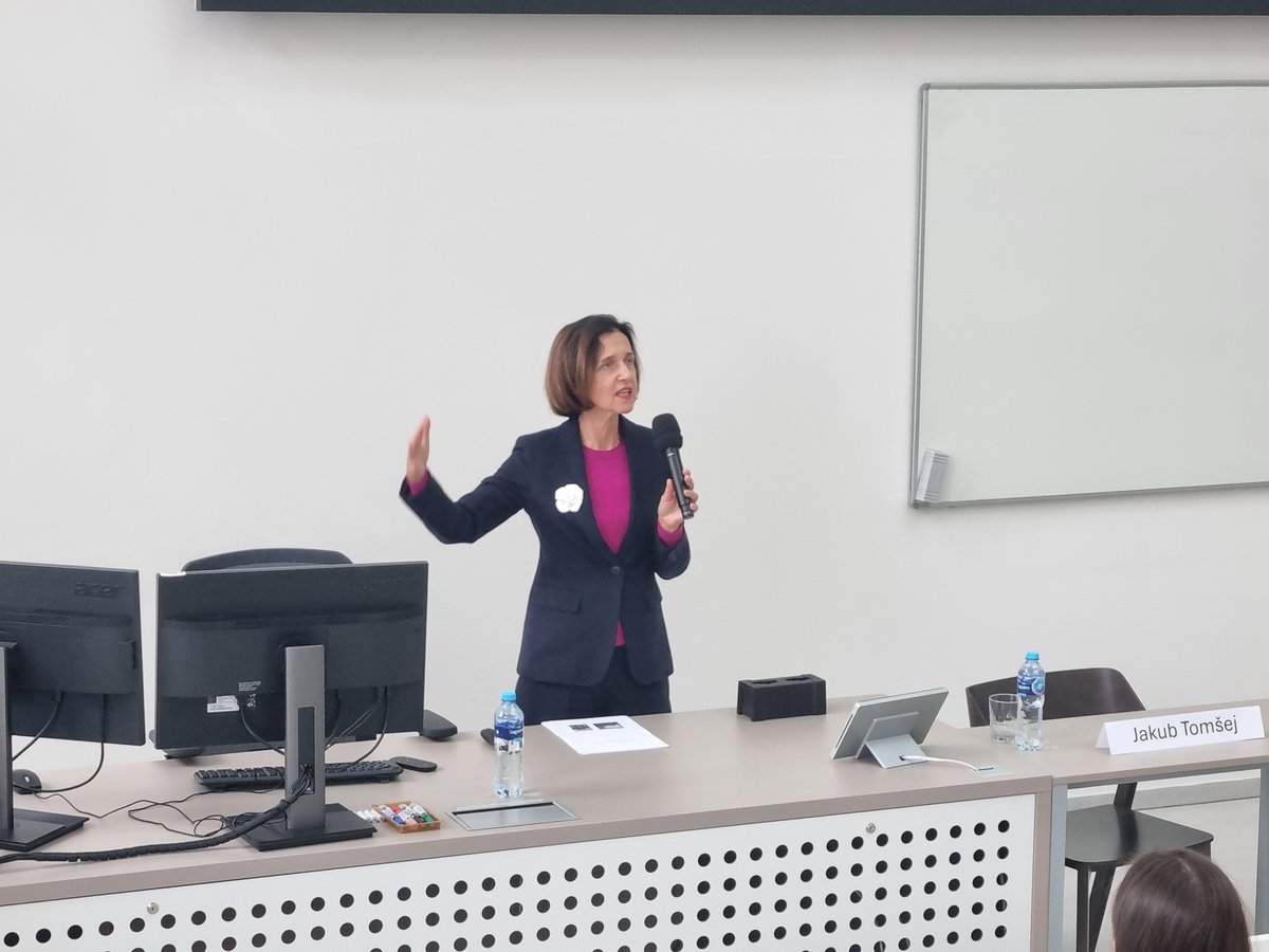 Právnická fakulta MU tweet media