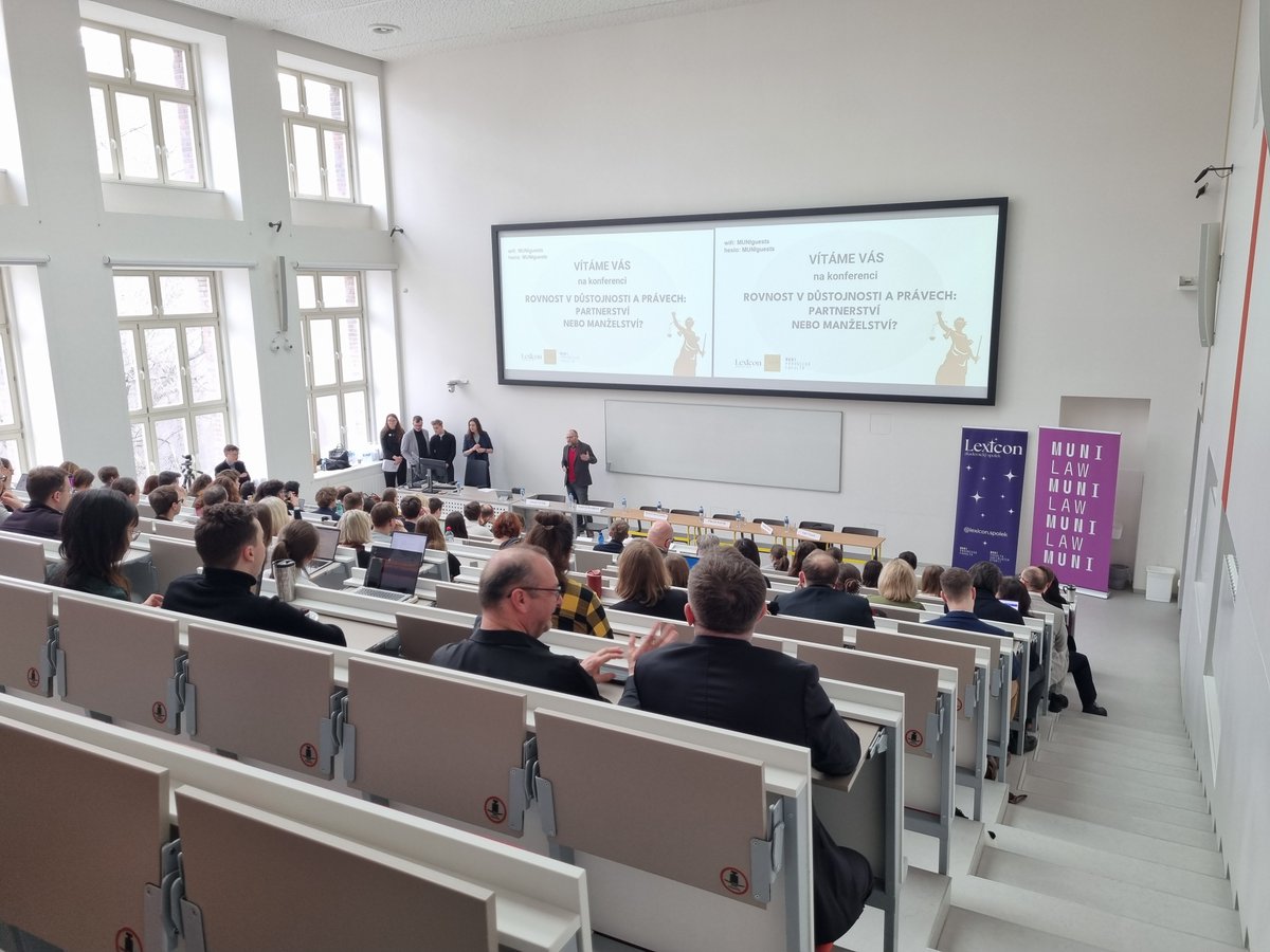 Právnická fakulta MU tweet media