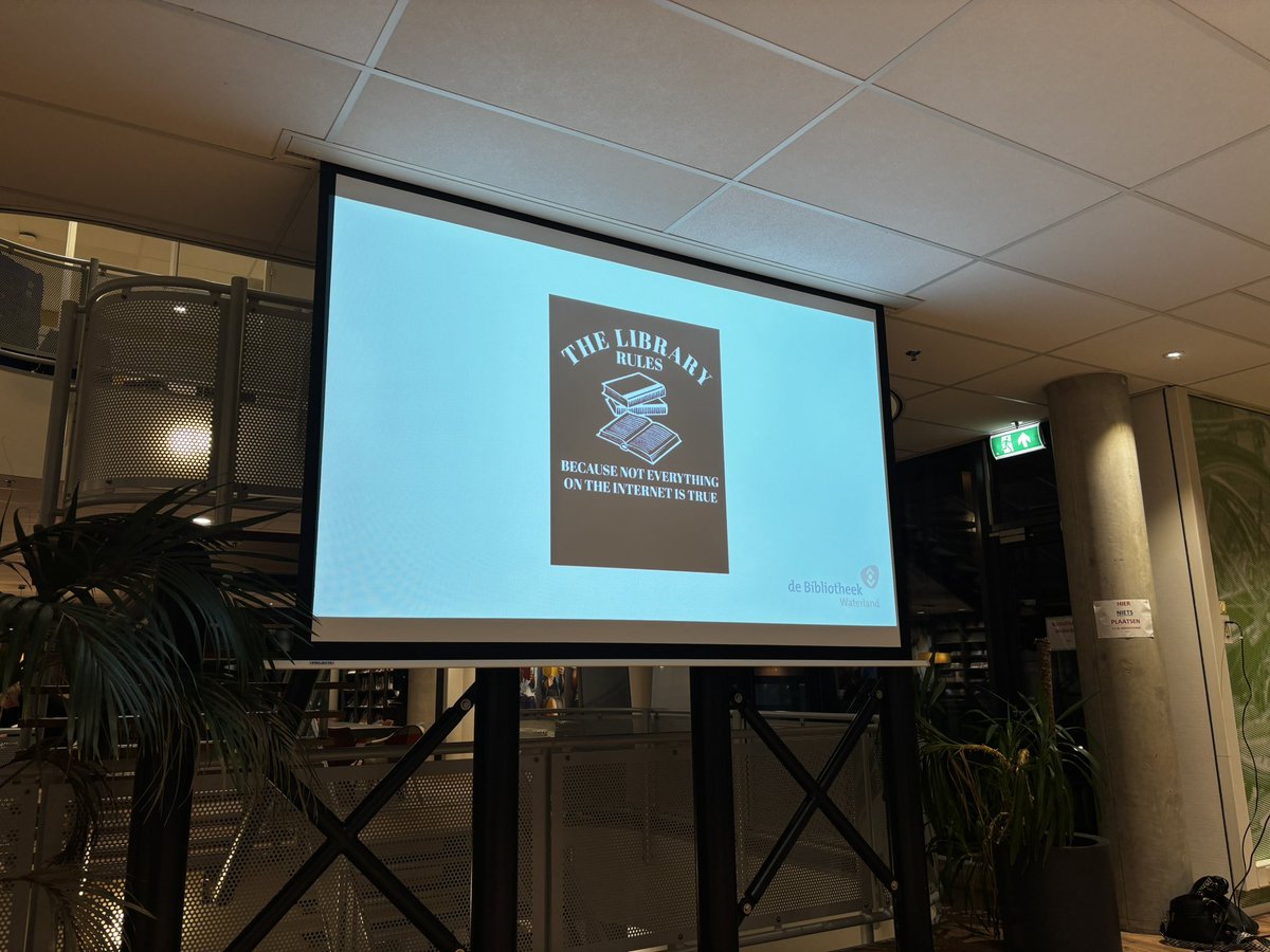 D66_Purmerend's tweet image. Gisteren waren we met een afvaardiging van de @raadpurmerend op werkbezoek bij de @biebwaterland en werden we bijgepraat over het verleden en de toekomstplannen. Binnenkort maken we met de fractie nog een afspraak voor een rondleiding en gesprek. #libraryrules 💪📚