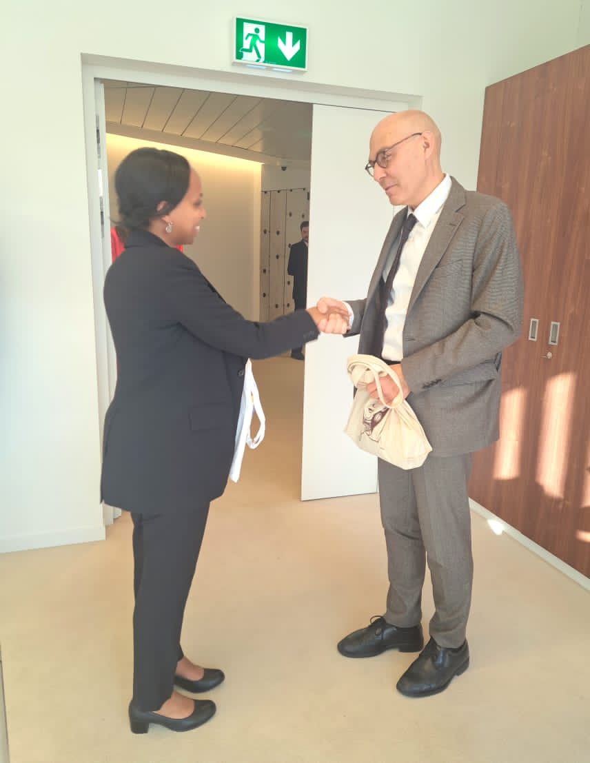የፍትህ ሚኒስቴር ሚኒስትር ክብርት ወ/ሮ ሐና አርአያስላሴ ከተባበሩት መንግስታት የሰብዓዊ መብቶች ከፍተኛ ኮሚሽነር ሚስተር ቮልከር ቱርክ ጋር ተወያዩ ።