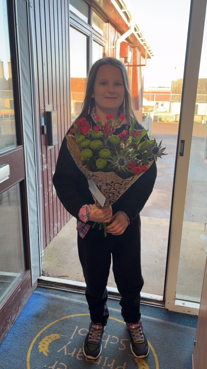 BowerSchool's tweet photo. We got a lovely surprise gifted from Flower Daze!! Celebrating their birthday with spreading flowers around the community!! Thank you! 🌺🌺❤️ https://t.co/85E8iq4YiR