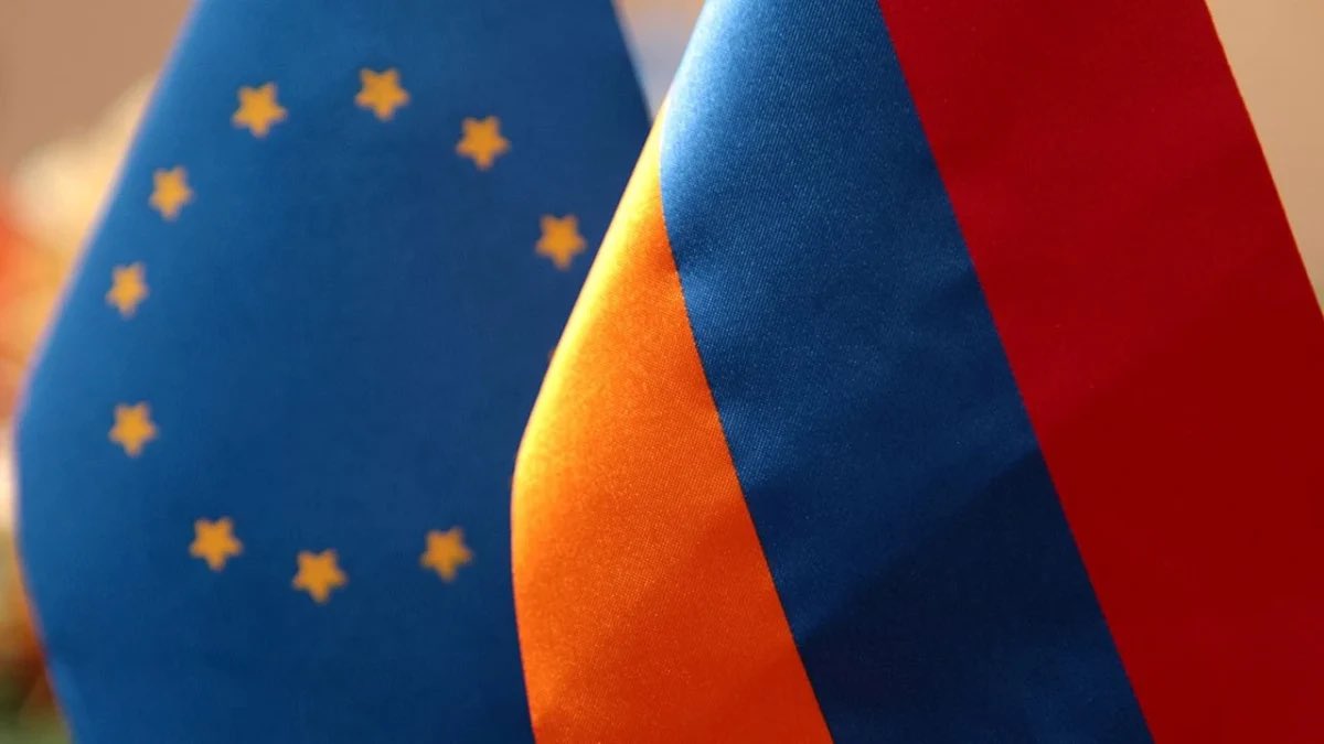 Ermenistan'ın başkenti Erivan'da yapılan Avrupa Birliği (AB)-Ermenistan Parlamento Ortaklığı Komitesi 4. toplantısında komitenin eş başkanı Nils Usakovs, Erivan'ın AB üyeliği bağlamında gerçekçi olmayan beklentilere girmemesi gerektiğini belirtti.