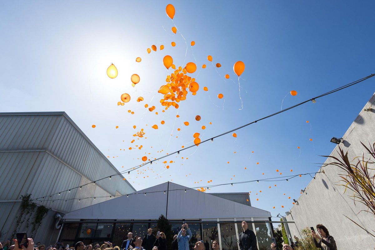 We stand with Israel in grief today as Shiri, Ariel, and Kfir Bibas are laid to rest. Our heartfelt condolences go to Yarden, the Bibas family, and the community of Kibbutz Nir Oz

📷: <a href="/AssutaAshdod/">בית החולים הציבורי אסותא אשדוד</a>