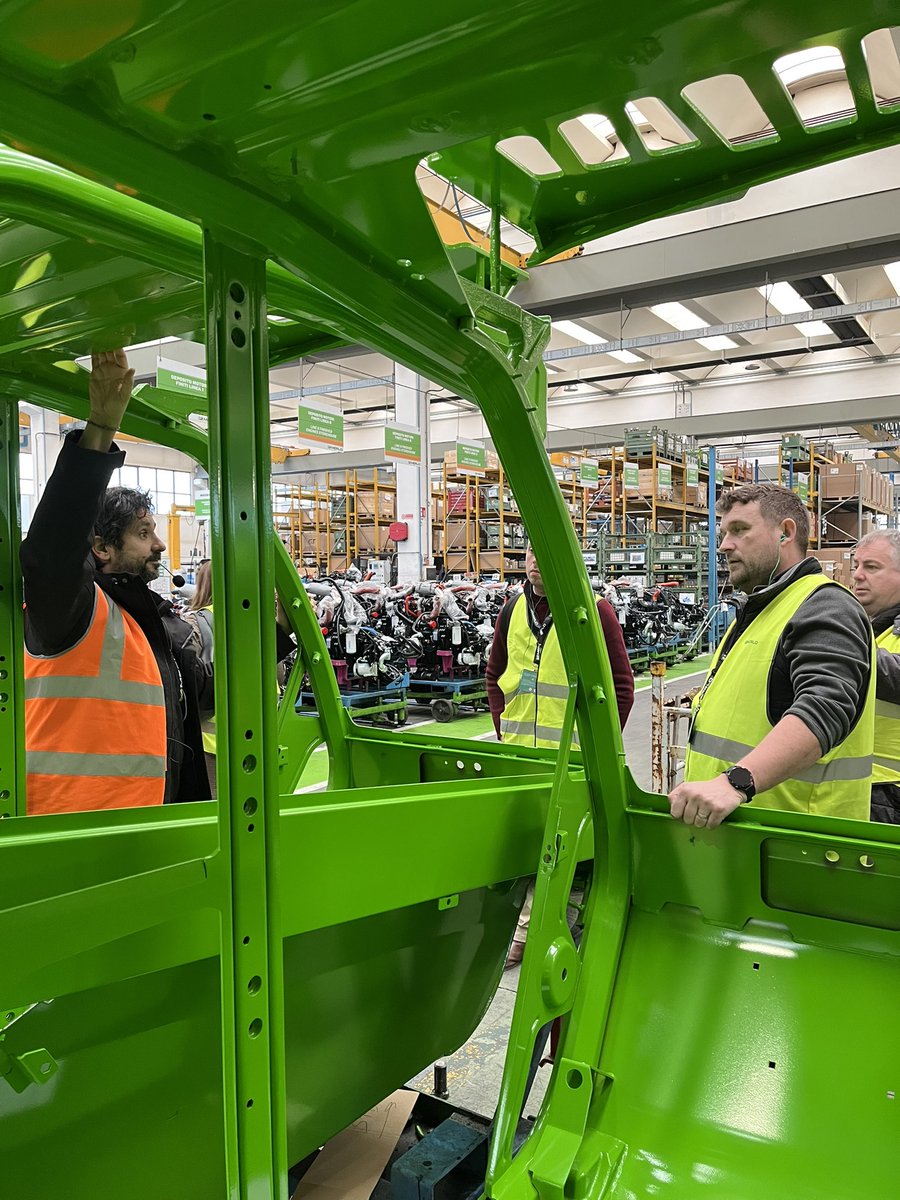 UkMerlo's tweet photo. Press trip to factory in Italy where 92% of components are manufactured in house, from plastic beads &amp; sheet metal to the finished machine. Technology, robots, engineering excellence &amp; investment clear for all to see. We might have enjoyed some fine Piedmont hospitality to boot! https://t.co/93wQcLrJ6l