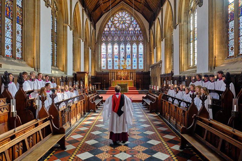 Today's <a href="/BBCRadio3/">BBC Radio 3</a> broadcast of Choral Evensong comes lives from the Chapel of Merton College with <a href="/MertonCollChoir/">Merton College Choir</a> and special guests <a href="/BrittenSinfonia/">Britten Sinfonia</a> 📻

Tune in at 3pm for music by Elgar, Dyson and Bairstow 🎶