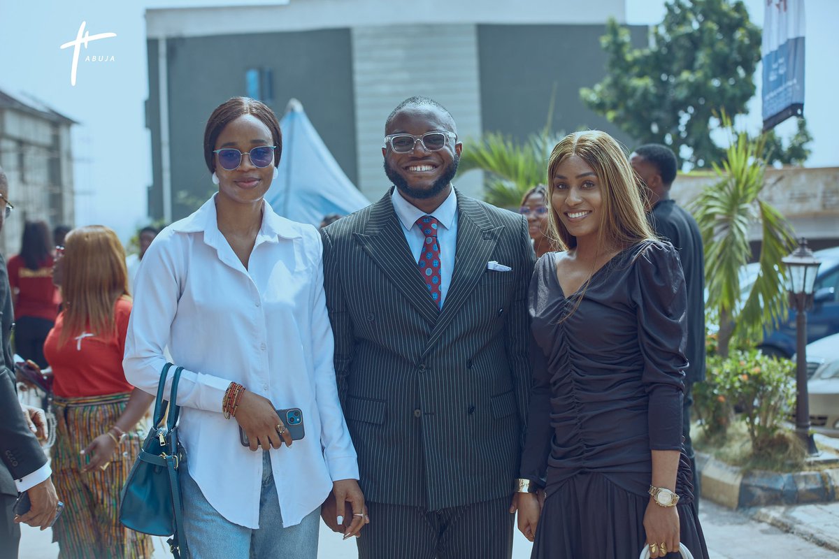 Harvestersabj's tweet photo. Coming to church is really good but inviting your friends to join you to church is even much more better!
Have you invited your friends to church this Sunday?👀👀
#oneforone #harvestersabuja #Fellowship https://t.co/XdNKs0ikRV