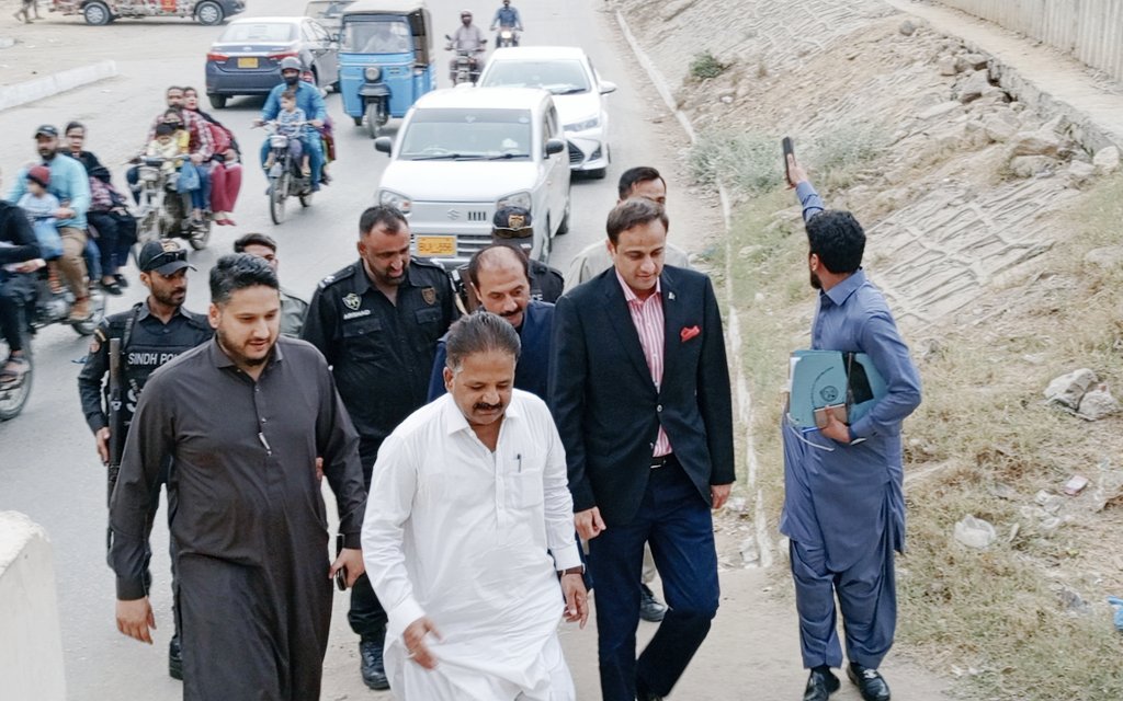 ShakeelChPPP's tweet photo. ہم نہ باز آئیں گے محبت سے 

Day and night, Sacrificed for #Karachi this city is our life.

کراچی ❤️ ہے جانی https://t.co/DSLtzADxf3