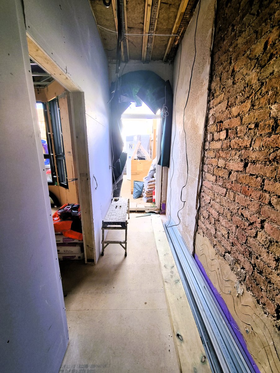 branches_wfc's tweet image. Here are a few more snaps from the house! A lot has happened since we bought it last year, and while the logistics are too complex to detail, the pictures truly don’t capture...  instagram.com/p/DGP76p9ty_f/… 
#VictorianHouse #Retrofit #BranchesHostel #HostelLife #MoveOnProperty