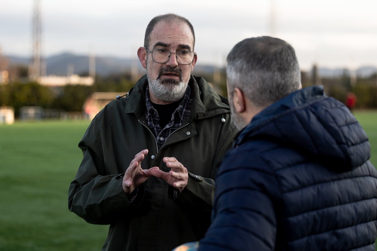 LaFrontal (@la_frontal) on Twitter photo ๐ฃ๏ธ รscar Noguera, president <a href="/CF_Parets/">Club de Futbol Parets</a>
"Fa uns anys vam decidir a potenciar i millorar la qualitat del nostre futbol base. Amb el pas del temps ha repercutit en el primer equip"
๐ฅ L'entrevista a youtu.be/1IBC3VDbR3o
๐๐ผ El programa a fcf.tv/la-frontal-temโฆ
๐บ #FCFTV ๐ฃ๏ธ รscar Noguera, president <a href="/CF_Parets/">Club de Futbol Parets</a>
"Fa uns anys vam decidir a potenciar i millorar la qualitat del nostre futbol base. Amb el pas del temps ha repercutit en el primer equip"
๐ฅ L'entrevista a youtu.be/1IBC3VDbR3o
๐๐ผ El programa a fcf.tv/la-frontal-temโฆ
๐บ #FCFTV
