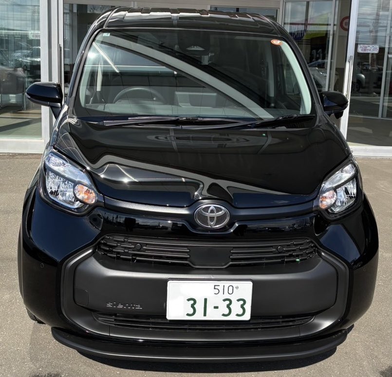 今日、納車になった嫁さんの車
ハイブリッド4駆　7人乗り
エスコン仕様らしい

嫁さんもホルダーなんよ

#海帆