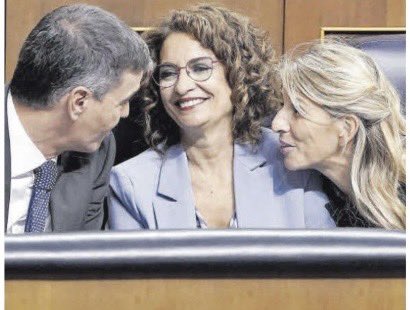 Condonació del deute per les 17 autonomies que hi ha
En quina posició està Catalunya ? 
1. Canàries 50%
2. Andalusia 47%
3. Asturies 37%
4.Galicia 33%
5. Extremadura 32%
..
14. Catalunya 19.24%

Ni singular, ni per davant, Catalunya, a la cua sempre
Oh wait, ens han tornat a