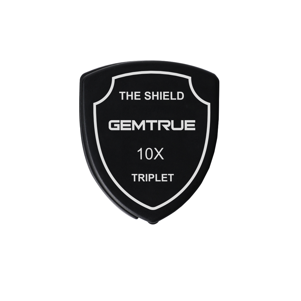 GemtrueUK's tweet image. DK16013 The GemTrue Shield Loupe
Power: 10x
Enhances work efficiency and prevents eye strain.
#diamondtester #gemstonecheckingequipment #microscope #diamonddisplaybox #diamondtrayset #diamondtweezers #jewelryloupe #diamondscales #diamondscoop #diamondlights #jewelryscales