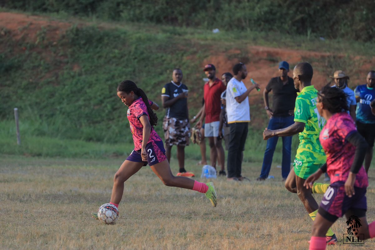 BwerasFc's tweet photo. Networking with the elders proved more challenging than expected, but the girls put up a good fight, and the outcome was still positive.
Well played @kafubz &amp; @BonsheFc https://t.co/RdTAdokWYK