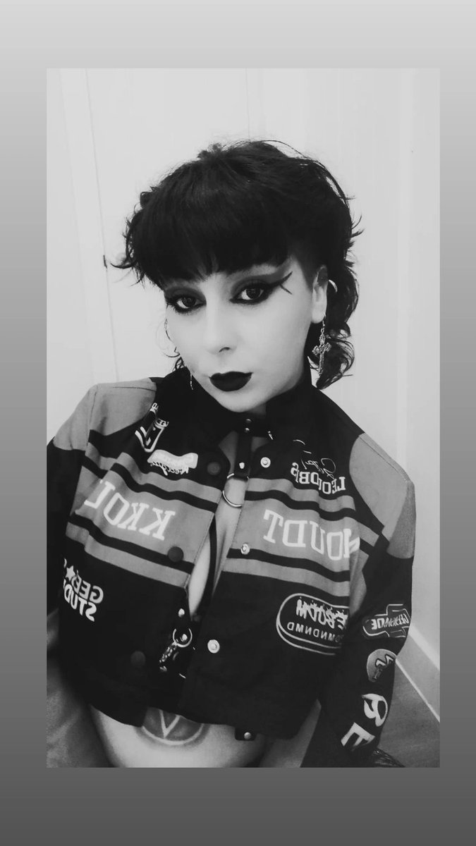 shewiththedevil's tweet photo. Good morning findom 👀 https://t.co/ScdU4EHDIR