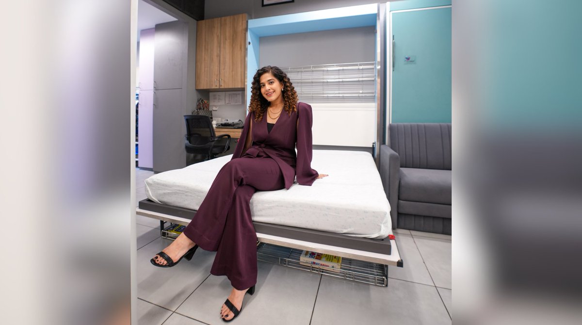 flybedhome's tweet photo. Back to the office or WFH forever? Either way, our Murphy beds make hybrid living seamless—work desk by day, comfy bed by night! #WFH #HybridWork #murphybed #bed #furniture #wallbed #interior #homedecor #home https://t.co/lmpwjDElmm