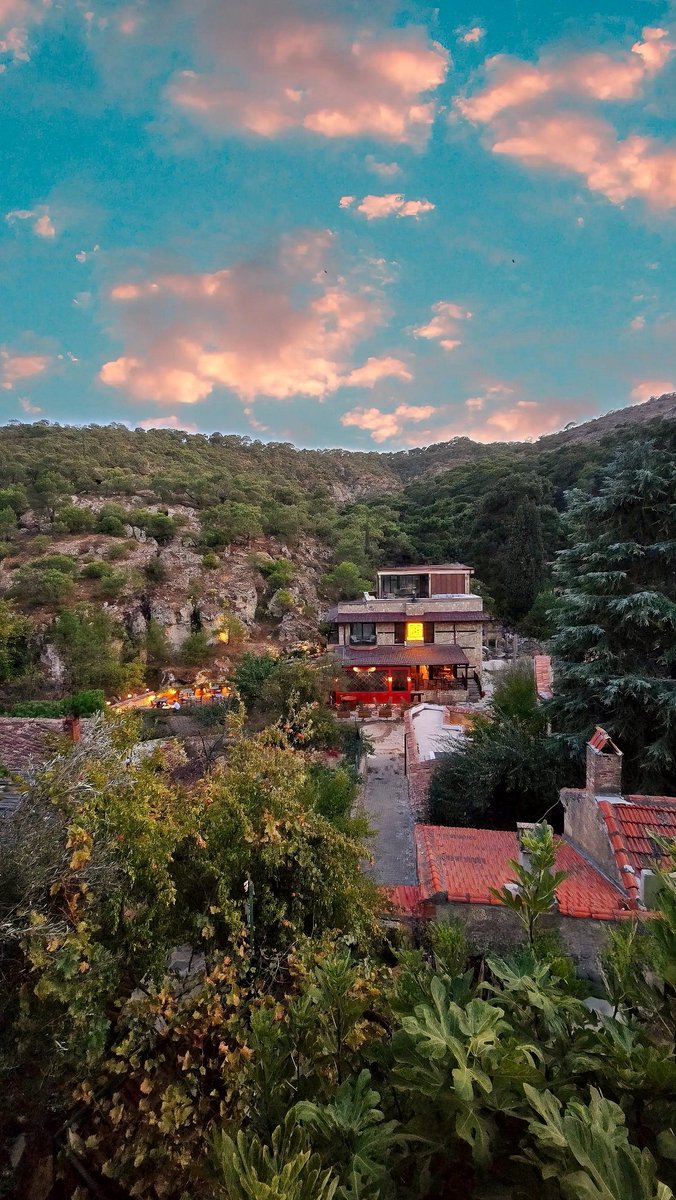 Gökyüzü pastel tonlara bürünürken, doğa huzuru fısıldıyor.. 🌿✨

Kazdağları’nın kalbinde, doğayla iç içe bir konfor deneyimi sizi bekliyor. Sessizlik, huzur ve dinginlik arayanlar için eşsiz bir kaçış noktası.

Sizi bekliyoruz 💛

•

#CasaMila #TrattoriaLeo #LeoBeach