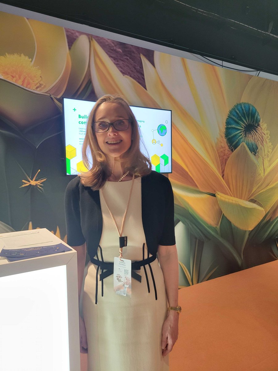 EIBIR_biomed's tweet photo. 📸 Spotted at hashtag#ECR2025!
Prof. Andrea Rockall, ECR 2025 Congress President, visited the #EIBIR booth!
🌟 Join us on the first floor to explore the latest in biomedical imaging and innovation. See you there!
#EIBIR #MedicalImaging #Radiology #Innovation https://t.co/BfUbXdNCzm