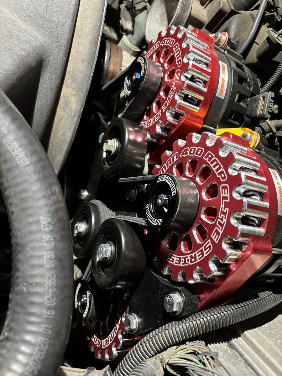 GRHIPHOP1's tweet photo. 殆ど完成のユーコン！
ドアは12x3発のホーン　2つ
ピラーはダイコック10cmx3
サブウーファーはX2c  6発　
アンプはzero12 6枚
思いつくだけ、入るだけはやったつもり
この短期間で徹夜して作ってくれたクワッドは流石すぎる！　
鳴らしたくて仕方ないので、いつでも誘ってね〜 https://t.co/J7kfC9aKme