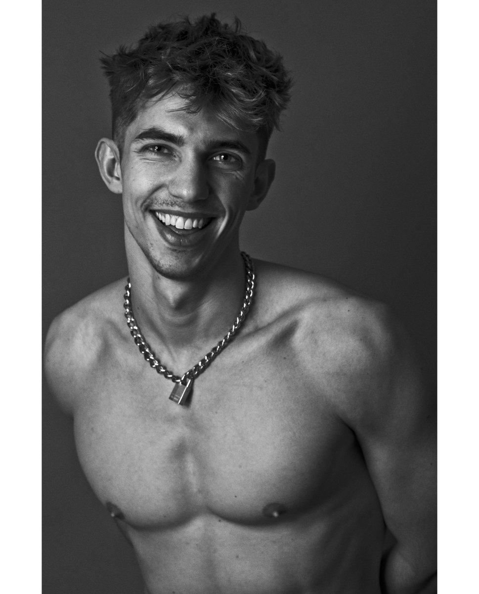 subboyforhung's tweet photo. It took all the strength I have not to fall apart
Kept trying hard to mend the pieces of my broken heart
And I spent how so many nights just feeling sorry for myself
I used to cry but now I hold my head up high

📸 anthonyjulienmeyer
😈 @subboyforhungof 
🔐 @goodboysobey https://t.co/1VrRNONxo9