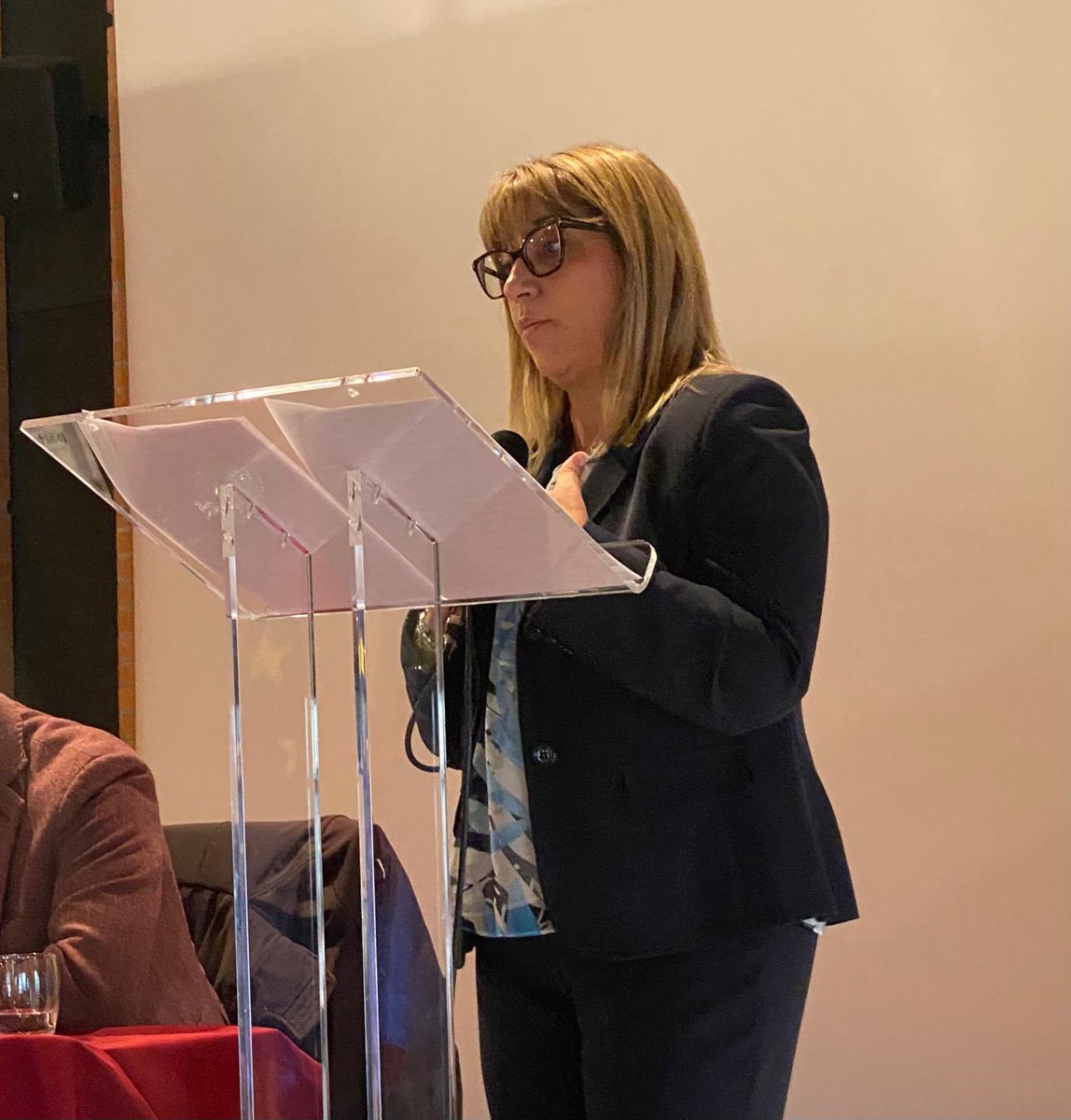 CislNazionale's tweet photo. #DanielaFumarola conclude Cg Cisl Friuli Venezia Giulia: “La formazione è uno dei pilastri essenziali del nostro fare sindacato e del nostro essere Cisl. È un’impronta che Giulio Pastore volle dare sin dalla fondazione, convinto che senso di responsabilità, competenze e pragmatismo fossero caratteristiche indispensabili, da educare, da far crescere, di ogni gruppo dirigente. La nostra autonomia, la nostra forza organizzativa, la nostra capacità di interlocuzione con imprese e istituzioni, trovano le loro radici anche e proprio qui. Non a caso, tra gli assi strategici indicati nei nostri temi congressuali, in vista dell’appuntamento nazionale che ci attende tra pochi mesi, c’è proprio l’attività formativa di ogni livello”.