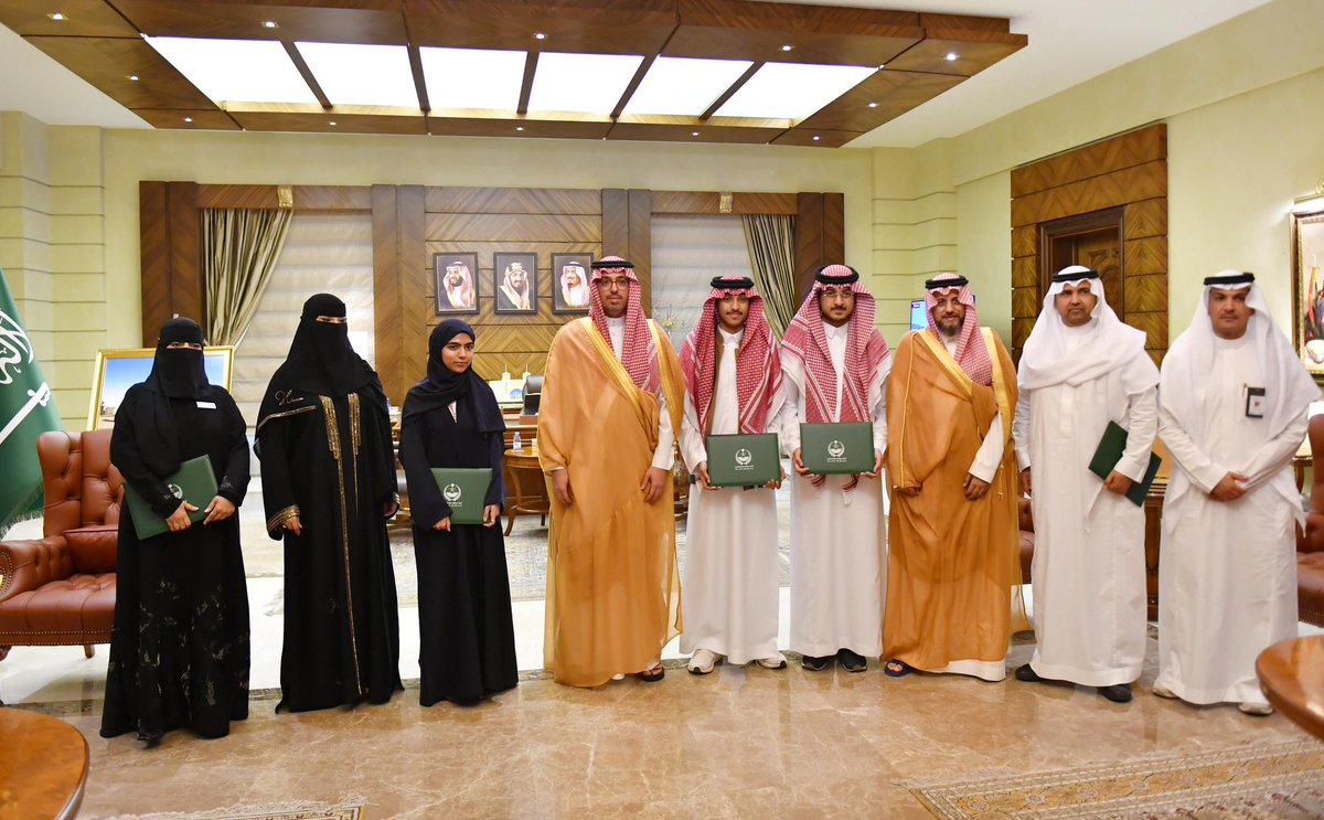 jedgovsa's tweet photo. •حققت الطالبة سارة بنون جائزة كبرى وميدالية ذهبية في معرض " أنوفا 2024" للابتكارات والاختراعات والذي أُقيم في كرواتيا .
•حقق الطالبان محمد القحطاني و فيصل النجراني المركزين الثاني والرابع في المعرض
العلمي الدولي " تايسف 2025 " ، والذي أُقيم في تايوان . https://t.co/u2fwiYxo7j
