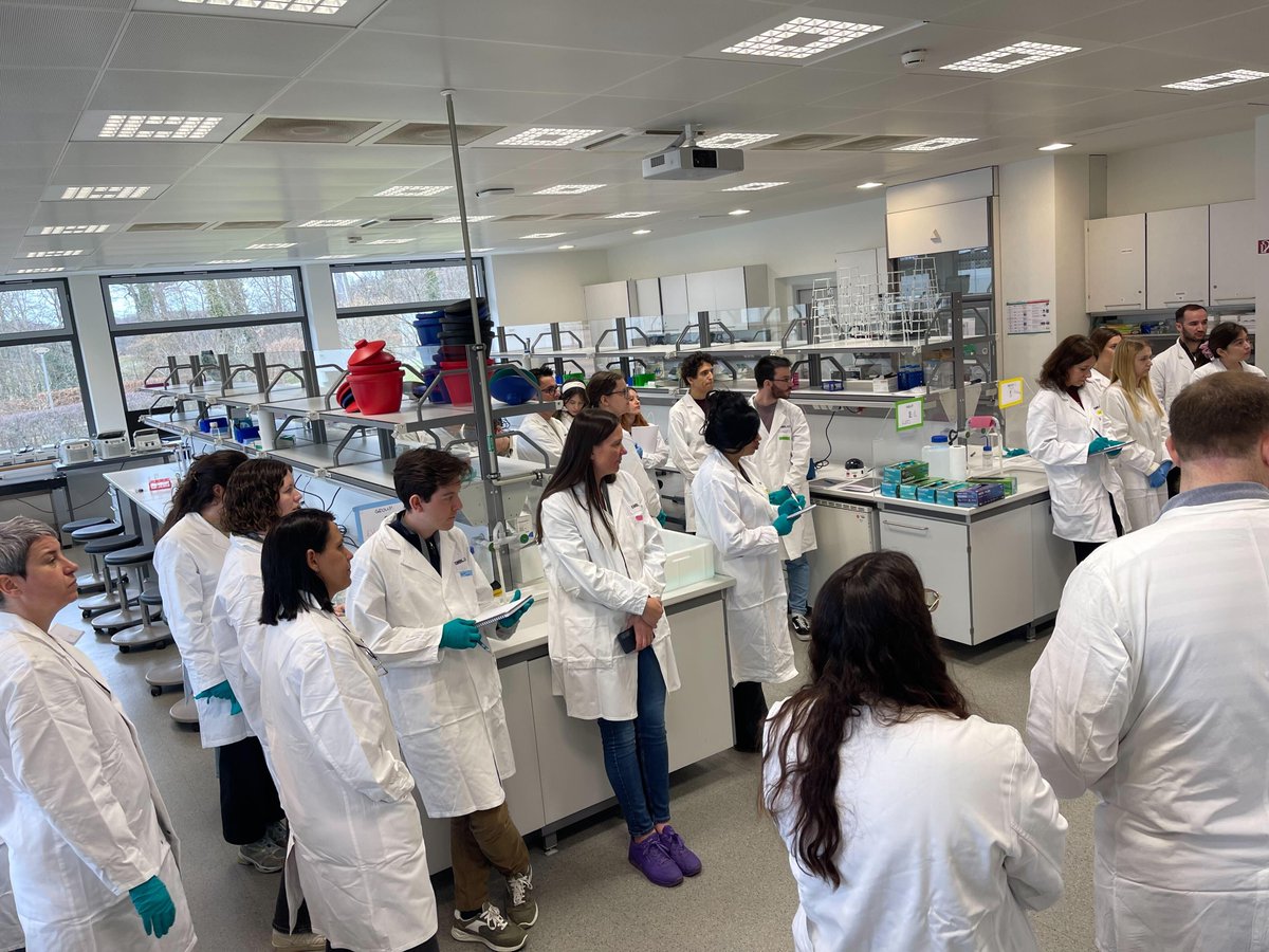 oniHQ's tweet image. We had a great time at the training at the #EMBO #ExtraCellularVesicles Practical Course. We hope that you enjoyed and that you liked our streamlined #EVProfiler2 with #AutoEV, as well as our user-friendly #Nanoimager!

#EMBLEvents #EMBOEV #EMBL #microscopy #SuperResolution #SMLM