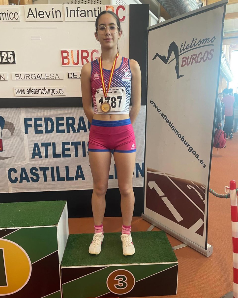 deportesavila's tweet photo. 🏃 #Atletismo 
🏅 Los atletas abulenses ganan 7 medallas en los autonómicos short-track sub20, sub16 y sub14
🥇🥈🥉 Oro Alejandro Rodríguez, platas Rubén Martín y Rafael Núñez, y bronces Nicolás Fuentes, Ainara García, Gonzalo Bejarano y Miriam Sánchez
https://t.co/4dLNL8Mdbj https://t.co/i6aRVySNg3