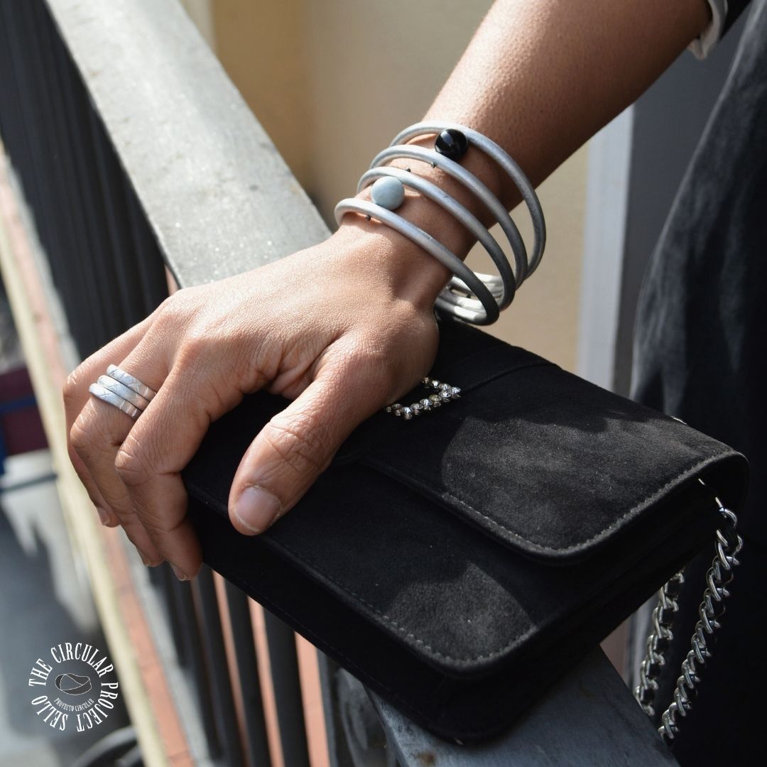 Estas son algunas de las fotos del shooting que se hizo en Room Select, con la modelo @ylica, producción de <a href="/timea/">timea</a>.es y @andrealrnt en colaboración con nosotros. 
Conjunto disponible en tienda y como accesorio destacado es el bolso de @solmayordomo✨💄📸

<a href="/SiCmodaes/">SIC, Sostenible Innovación Circular en Moda</a> <a href="/CSFWMadrid/">CSFW Madrid</a>