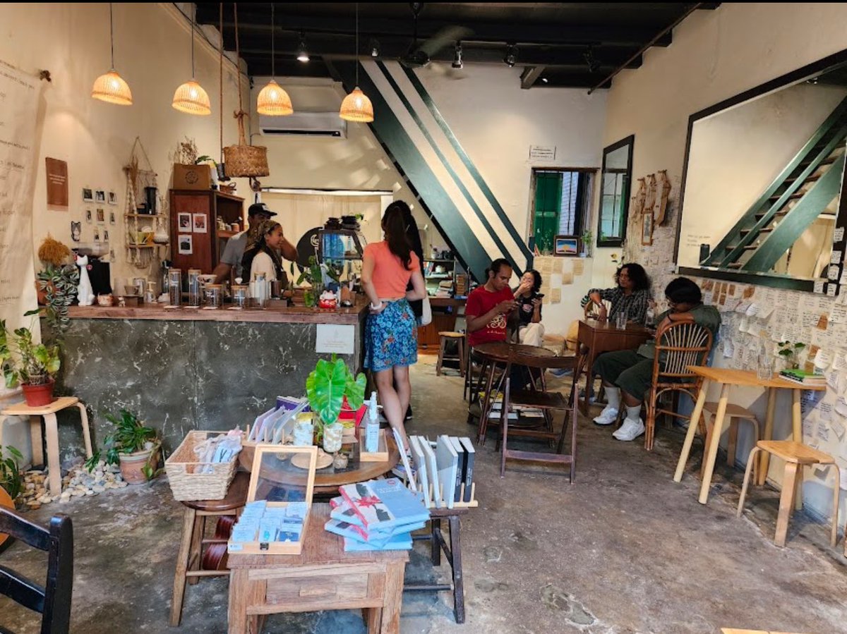 aqillalatif's tweet photo. Salam, I nak letgo bisnes kedai kopi i. Tak lebih RM15K dan boleh bincang. Tidak termasuk sewa bulanan. Siapa berminat boleh DM, serious buyer only. I nak bercuti panjang. Lokasi Armenian street, Georgetown Penang. 

Bantu sebarkan ya. https://t.co/sScjFC2vIa
