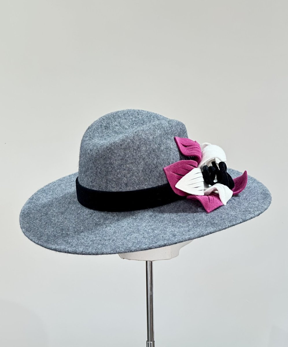Bespoke felt trilby freshly delivered to a very happy customer
Love this colour combination
What colours would you choose? 
#bespoke #millinery #felttrilby #felt #trilby #felthat #trilbyhat #customer #customerhat #colour #colourpop  #hats #wallingforduk #louiseclairemillinery