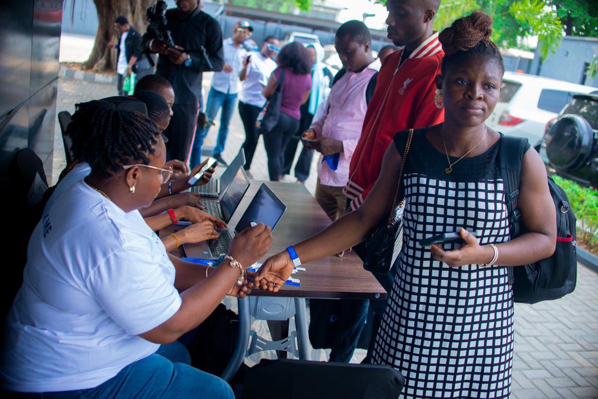 NigerianTesters's tweet photo. π’ Meet the Faces Behind the Smooth Check-In Process! π
Shoutout to our incredible registration team at the ANST Conference 2025!
Thank you for making this event a success. π
Drop a β€οΈ in the comments to appreciate this fantastic team!
#ANSTConference #ANST #Testing https://t.co/TsBU6dhuVQ