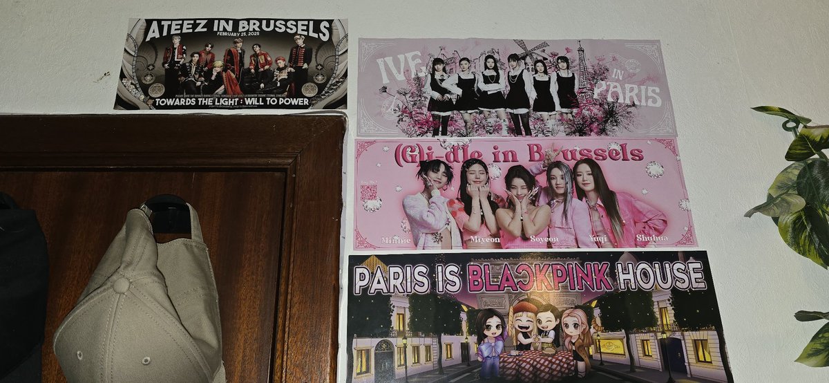 Elle est à sa place avec les autres maintenant 🥰🥰 <a href="/ateezbefan/">ATEEZ Belgium</a> #ATEEZinBrussels