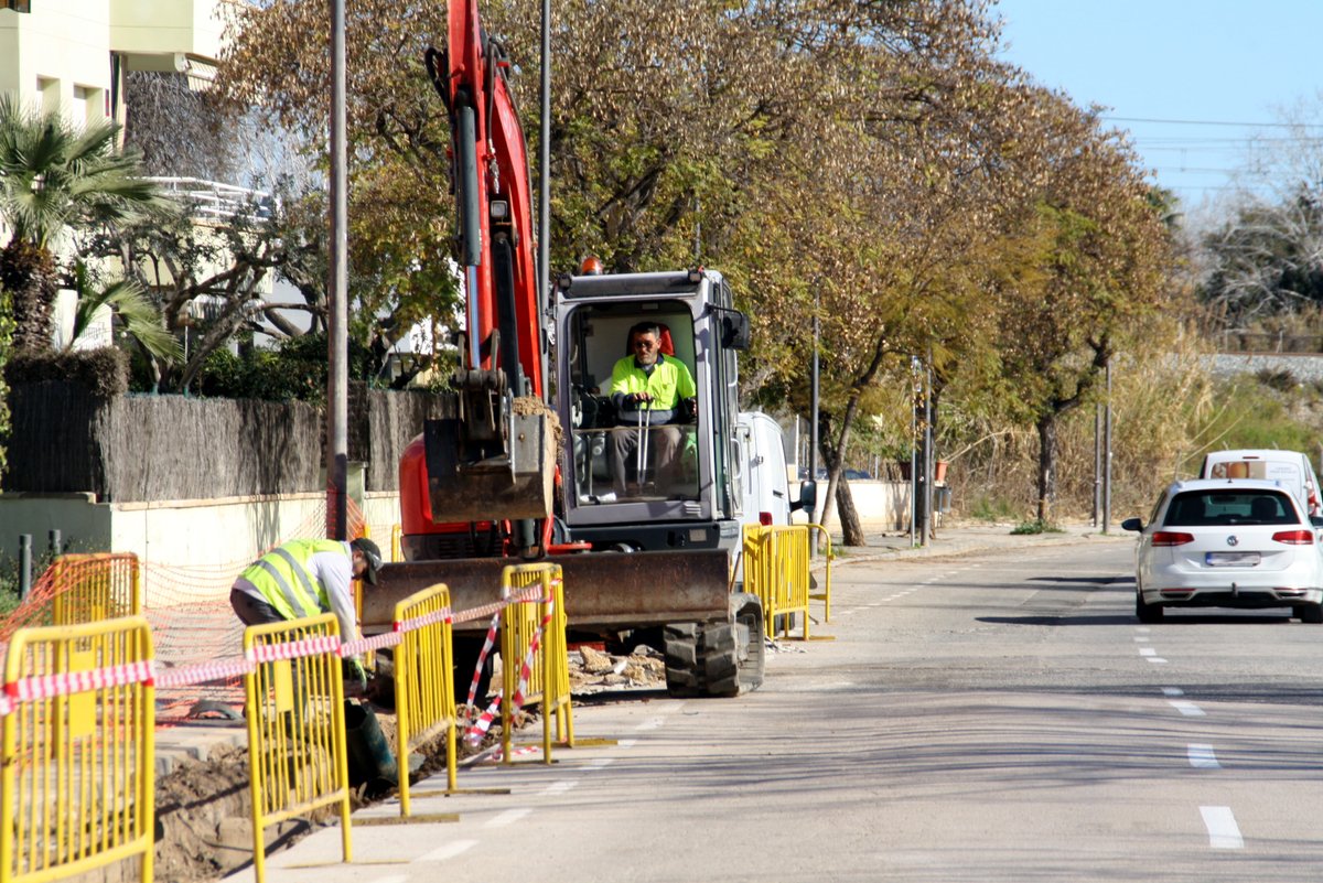 🚧L'Ajuntament d'#Altafulla inicia les obres per millorar la xarxa pluvial a la Via Augusta, amb l'objectiu de reduir les inundacions al barri marítim.

💧A més, es destinen 800.000 € per adaptar el Camí del Prat als reptes hidrològics🌍

altafulla.cat/noticies/altaf…

#ObresPúbliques