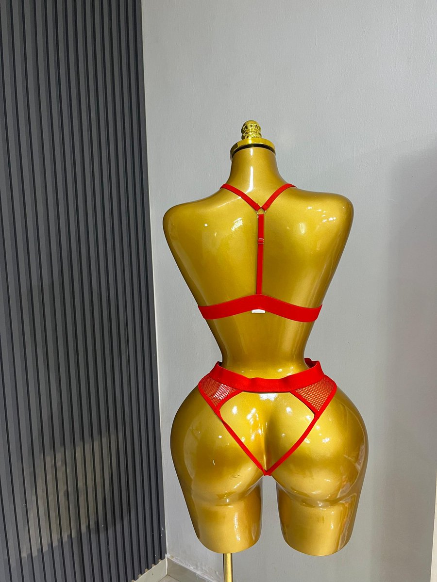 boluwatifemii__'s tweet photo. Sexy 2pc lush lingerie set 🦋 
6-14
20,000 naira per set 
Red, blue

@UnclebeeOla
@_DammyB_ https://t.co/DFSSybYYrm