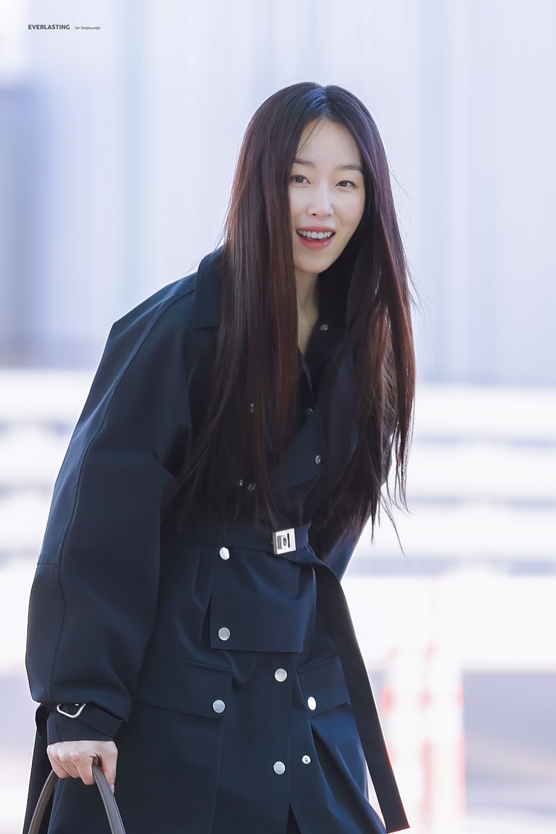 everlasting_shj's tweet photo. 250226 패션위크 출국 #서현진

잘 다녀와요👋🏻👋🏻

https://t.co/cWNIZbGjWK https://t.co/gW7AnO0mNT