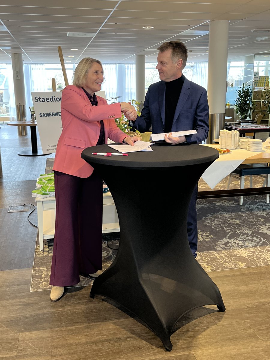 Staedion en ouderenzorgorganisatie Cardia starten met een nieuw woonzorgconcept voor ouderen met een zorgvraag. Hiermee voorzien we in de groeiende behoefte naar geschikte woonvormen voor ouderen die zelfstandig willen blijven wonen. #prettigwonen bit.ly/4kuOeeH