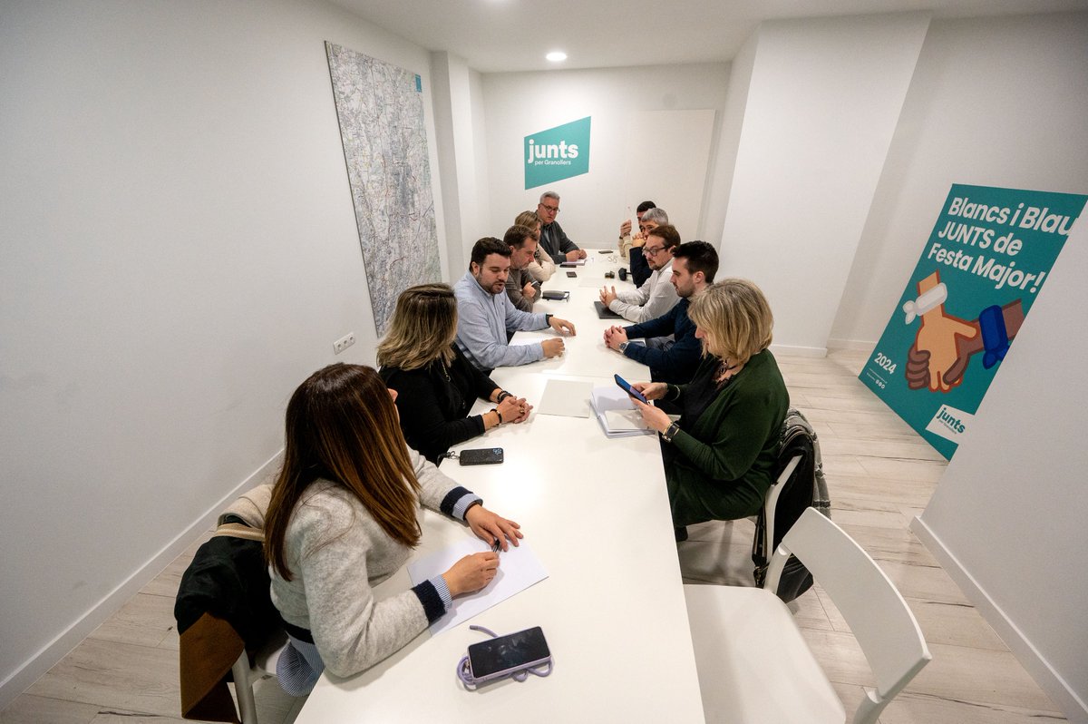 🔛 Celebrem la primera reunió de la nova Executiva de Junts per Granollers! 💪

💡 Amb il·lusió i compromís, treballem per construir el projecte per la nostra ciutat. Som-hi! 🚀 

#JuntsxGranollers #Granollers
