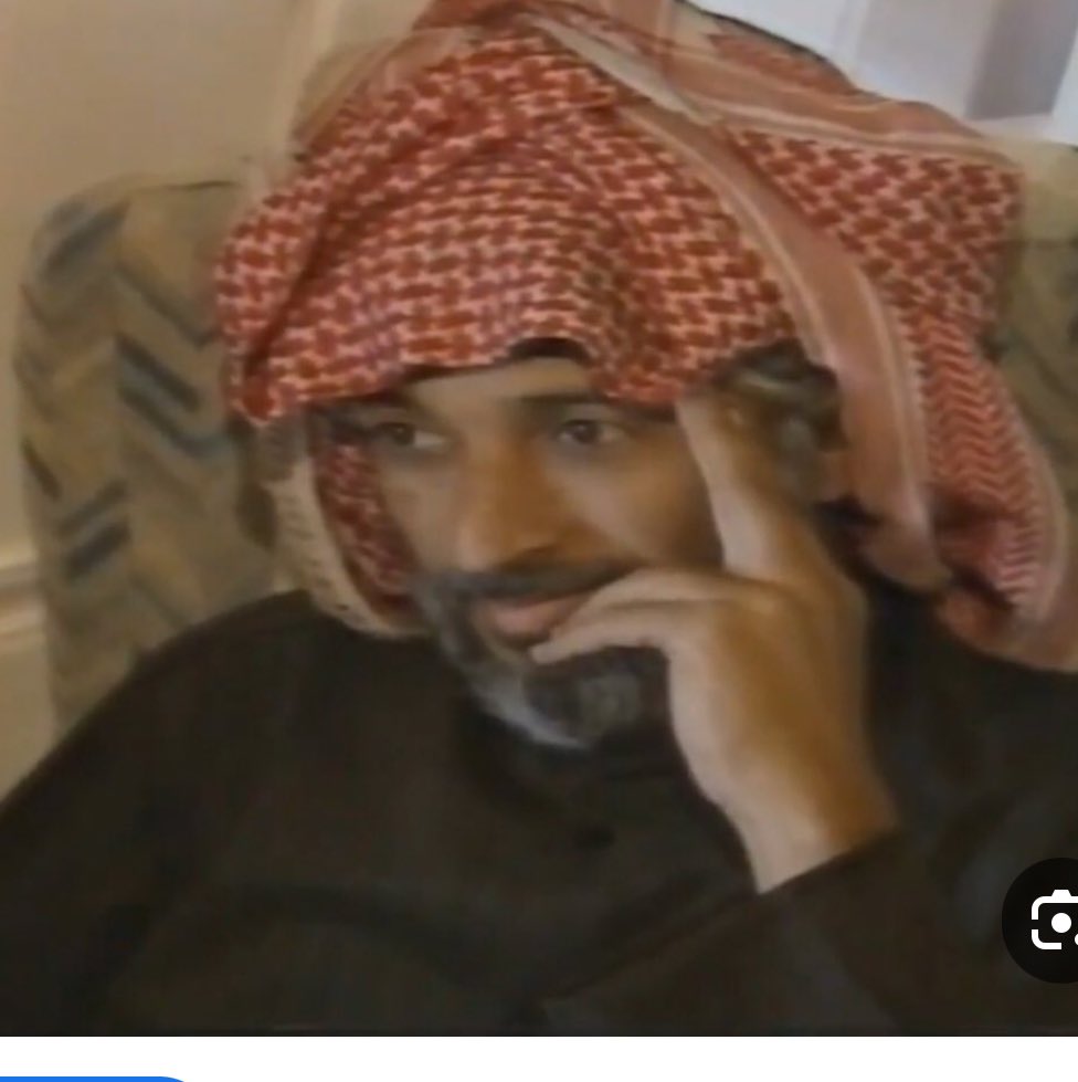 عندما تهل #الاعياد_الوطنيه على الكويت لايمكن ان نتخطى سيرة بطل #المقاومة_الكويتيه وبطل التحرير الابرز في ذلك الوقت والذي يحمل تقديرا كبيرا في قلوب اهل الكويت 
العم #محمد_الفجي رمز من رموز #الكويت الكبار ومن رجالها البارزين وقائد المقاومة الكويتية أثناء الغزو العراقي رجل نادر بكل