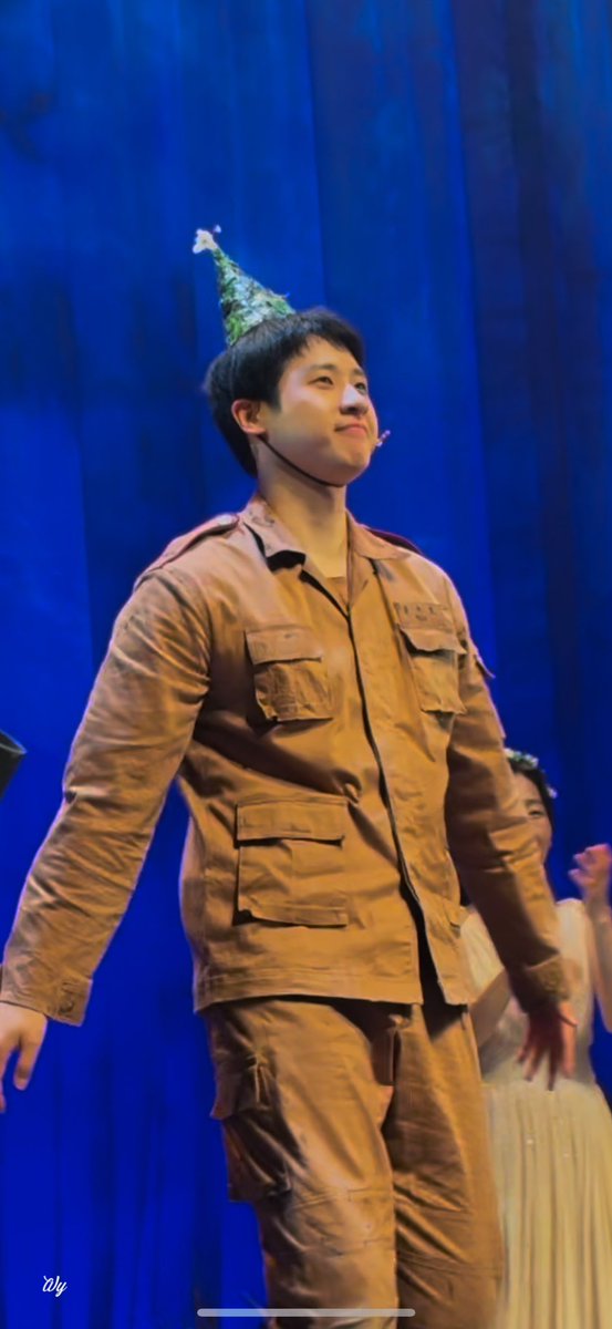 250226 여보셔 #신우 
키특곰돌이 오늘 고생했어🍀
햄버거는 어디 햄버거 먹지이 
#B1A4 #CNU