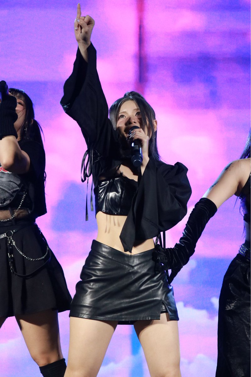 Nearly2D's tweet photo. ขอขอบคุณทางผู้จัดงาน Ichiban Idol Vol.4 ที่ให้โอกาสพวกเราได้โชว์เปิดงานด้วยนะคะ🙏🏻
ดีใจมากมาก ที่ได้กลับมาแสดงที่ดองกี้อีกครั้ง ขอบคุณ Dimers ที่วิ่งงานไปพร้อมๆกันด้วยน้าᕦ(ò_óˇ)ᕤ
#Nearly2D #Nearly2ndDimension #2ndDimension https://t.co/qBrtNozxd0