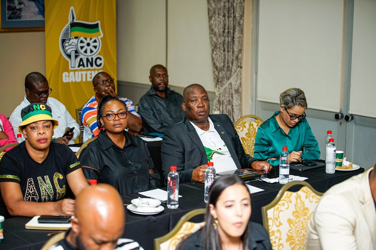 [IN PICTURES] Today we convened a meeting with the ANC Gauteng Provincial Task Team (PTT) to discuss the intervention by the National Executive Committee (NEC) in the province. 

#ThePeoplesMovement
#ANCAtWork