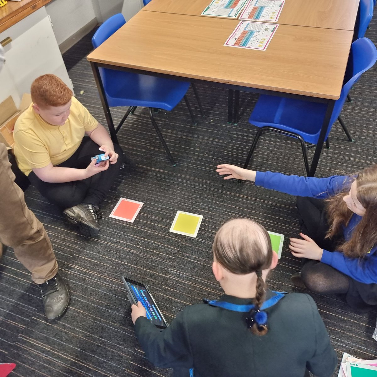 sandaigprimary's tweet image. P7s were designing and building their own mazes while learning the basics of coding, solving problems. #computationalthinking @Mobina_Kh4n @STEMglasgow @STEMedscot @ScotSTEMAmb