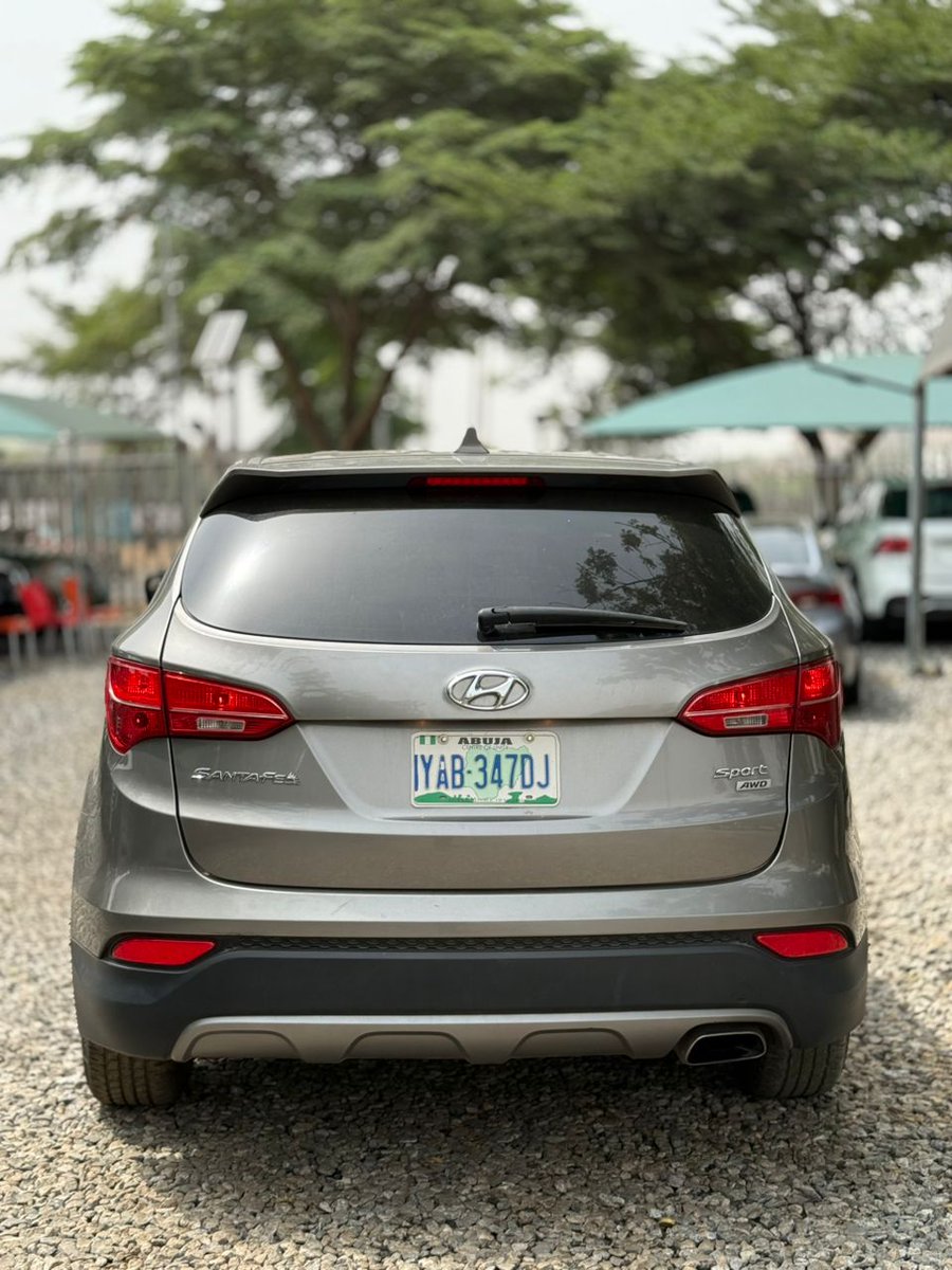 IniongunT's tweet photo. 2015 super clean Nigeria used Hyundai santafe sport with duty 
Price 14.5M
Location: Abuja 
07037784691 https://t.co/AcUCxRxhZe