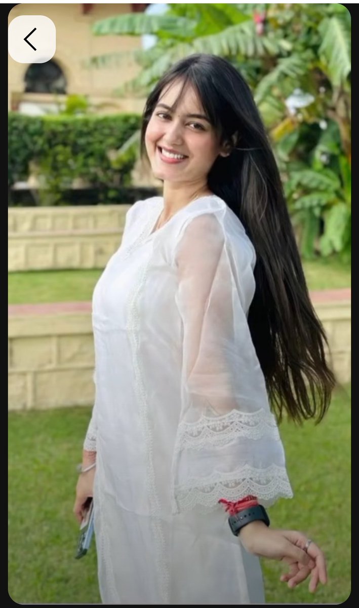 मैं 5 मिनट में #फॉलो बैक देती हूं
यकीन ना हो तो फॉलो कर के देख लो।