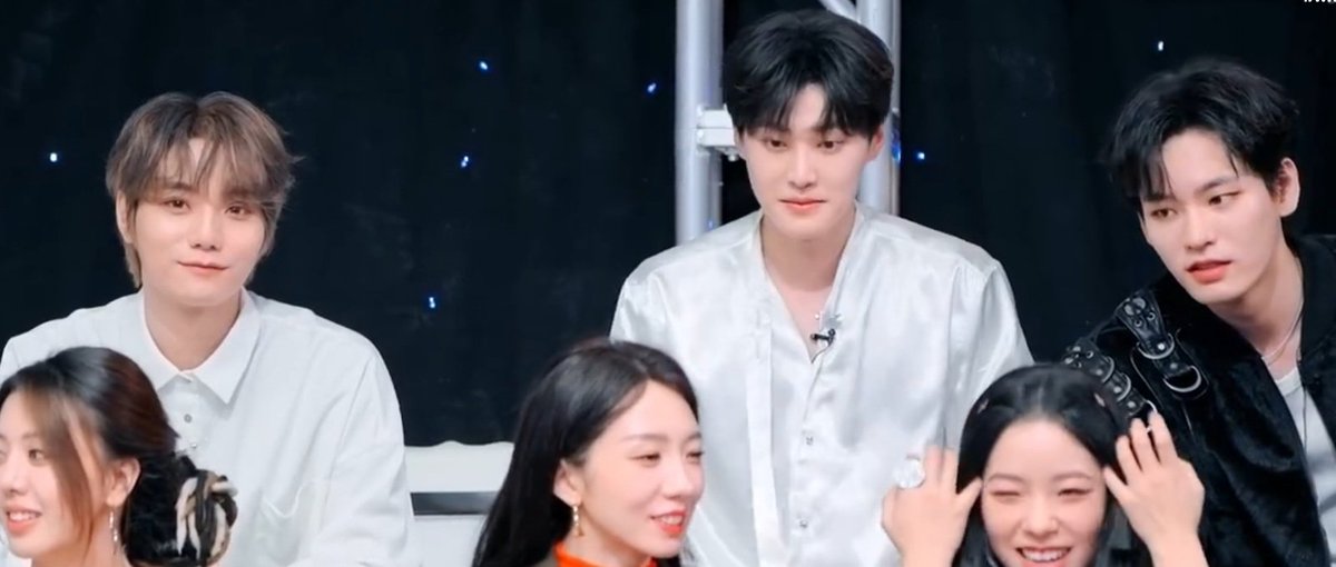 WHAT THE FUCK LI ZHENNING AND YAO MINGMING IN THE SAME ROOM TOGETHER AFTER ALMOST 4 YEARS OF NO INTERACTION????