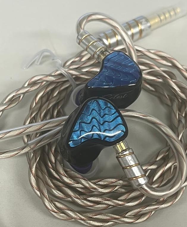 cokebonbon's tweet photo. Kinera Celest Wyvern Blue
NICEHCK MixDNA 0.78mm 2Pin 4.4mm
https://t.co/Q16DugzXqL
もう何本目のMixDNAだろう?
素直なケーブルなので大好きです。
今日買って今日届く 恐ろしのアマゾンw
#MixDNA @NiceHCK_Audio https://t.co/Bv9Q1jCcgL