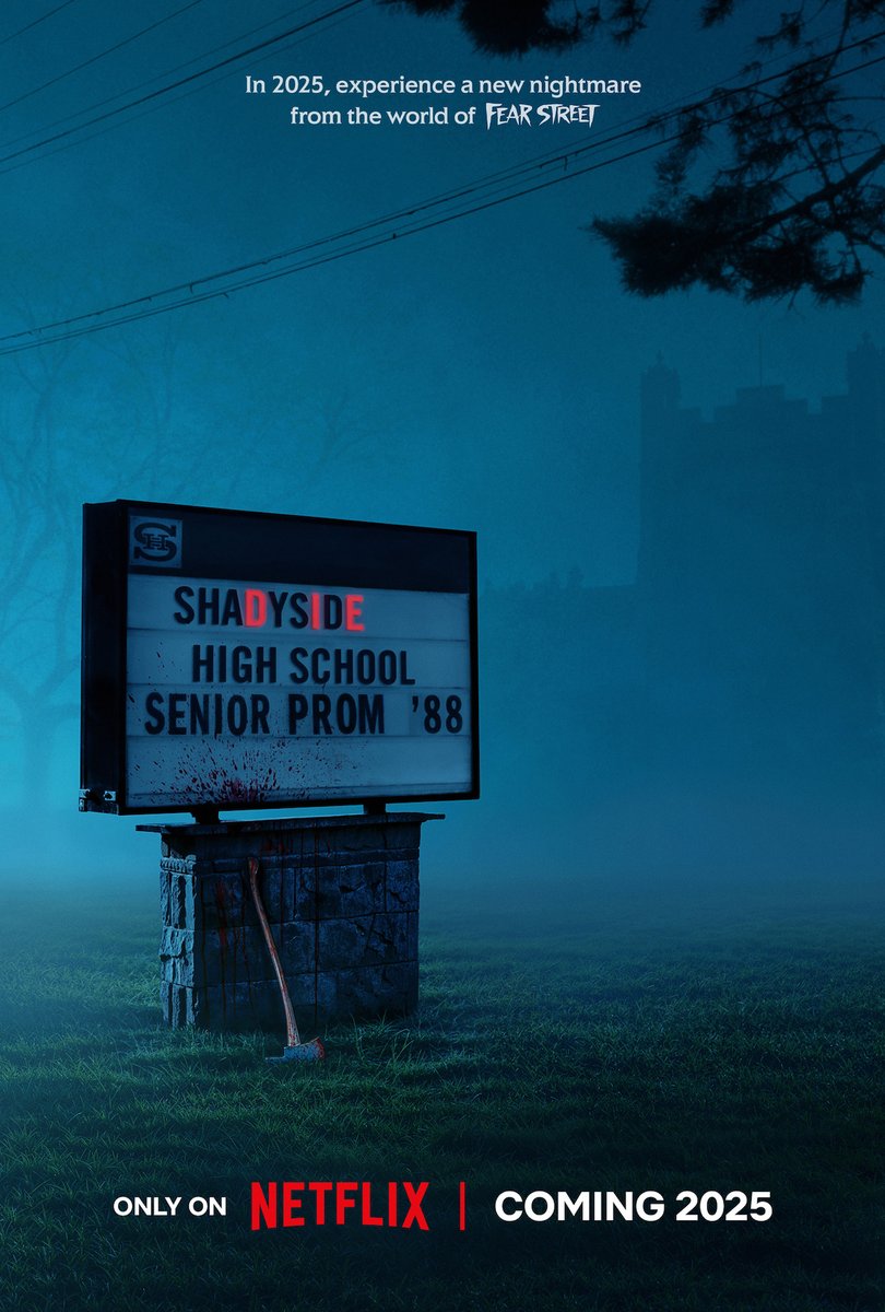 enbocacinefago's tweet photo. OJO. El 23 de mayo llega a #Netflix la nueva entrega de la saga LA CASA DEL TERROR. LA REINA DEL BAILE, adaptación de las historias de terror juvenil de R. L. Stine, nos traslada a una noche de primavera, en la que cinco bellas jóvenes son candidatas a reina del baile. Pero en la velada irrumpe un psicópata dispuesto a asesinar una a una a todas ellas. 

OJO. Dirige Matt Palmer, el de la brutal película de supervivencia Calibre (2018), también disponible en Netflix. 

TEASER ⬇️