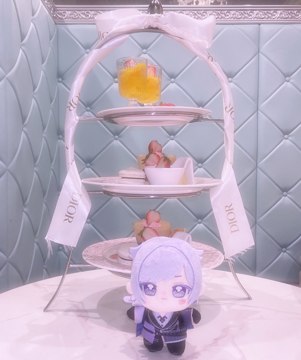 かわいいアフヌンの前で仁王立ちする命。