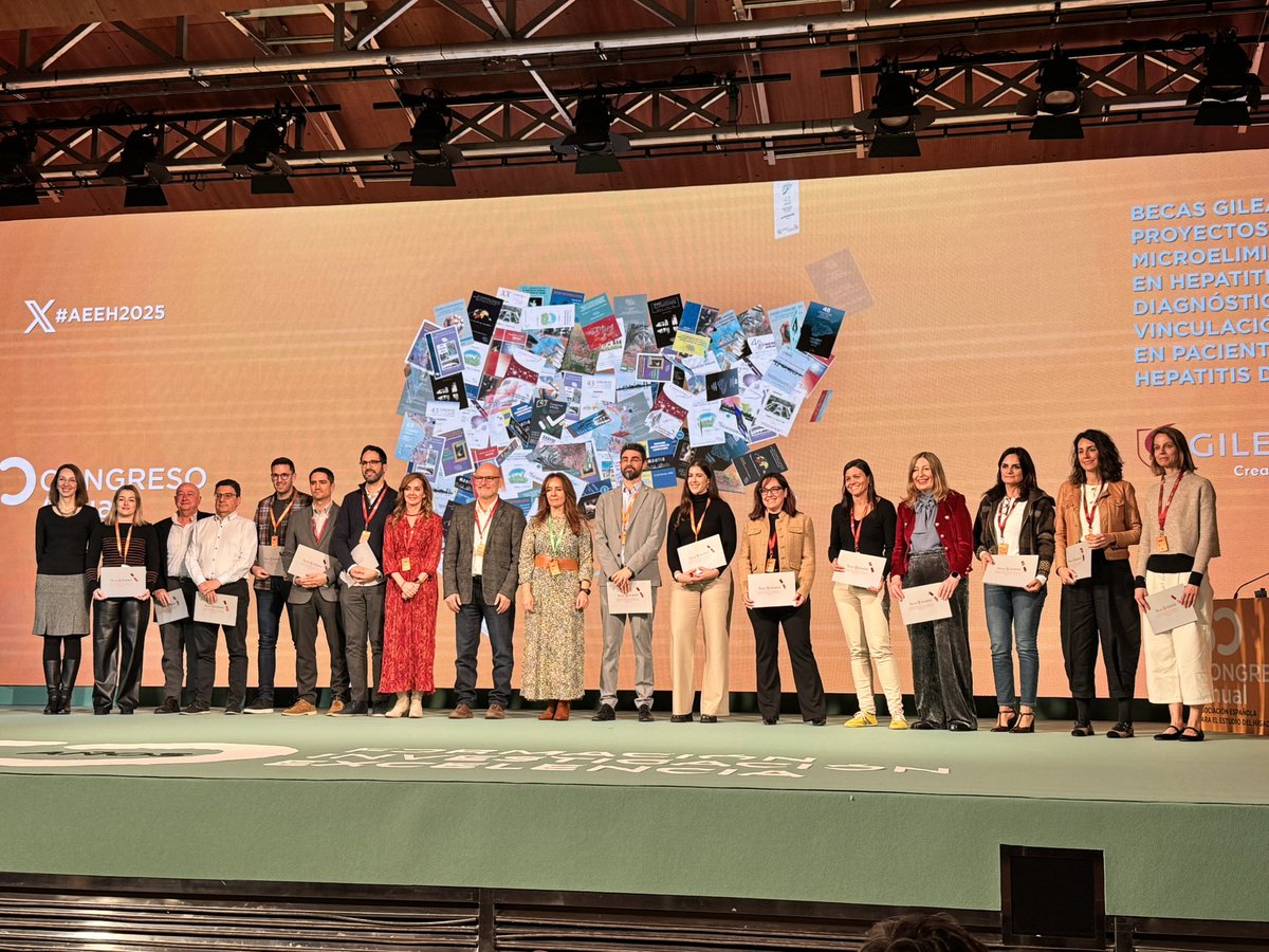 Nuestros compañeros del #GAHSAPD, la Dra. Rocío González y <a href="/Dr_Ampuero/">Javier Ampuero</a> han recogido sendas becas de <a href="/GileadSciences/">Gilead Sciences</a> a proyectos de microeliminación de VHC y VHD. 

En #50CongresoAEEH

Enhorabuena compis‼️

<a href="/HRegionalMalaga/">Hospital Regional Universitario Málaga</a> <a href="/HospitalUVRocio/">Hospital Universitario Virgen del Rocío</a> 
<a href="/sapdes/">SAPD</a>